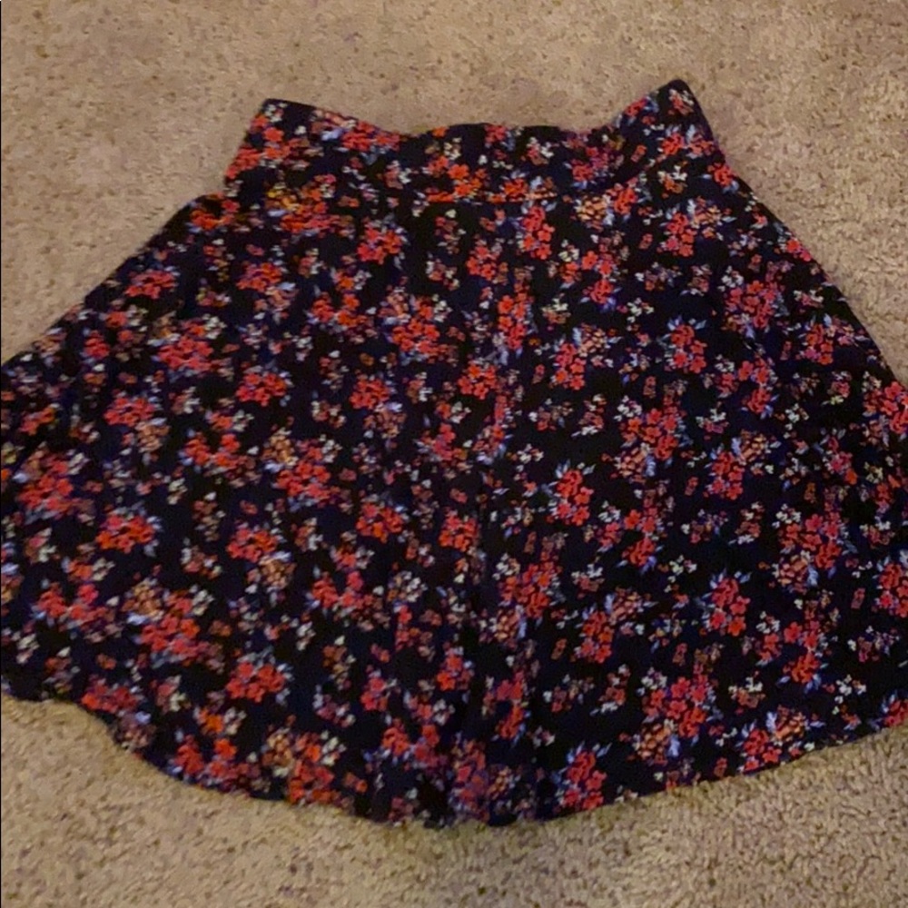 Skirt - Picture 2 of 2